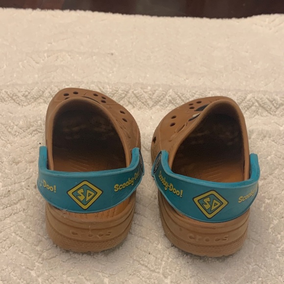 ScoobyDoo Crocs (Kids size 10-11) - Picture 2 of 3